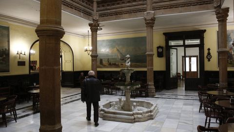 Patio de columnas del Liceo Recreo de Ourense (Pazo Oca-Valladares).