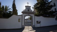 Entrada al convento de Gilet en el que fueron atacados los religiosos.