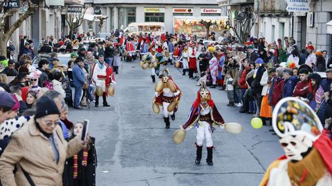 Gran desfile en Xinzo de Limia en el d�a grande del entroido