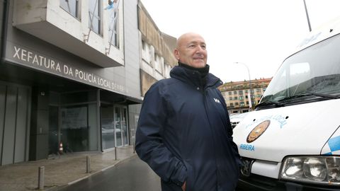 Snchez Contreras se jubila tras 35 aos como polica local, cinco de ellos en Ribeira.