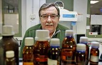 Manuel L�pez Rivadulla, en su laboratorio de la Universidade de Santiago.
