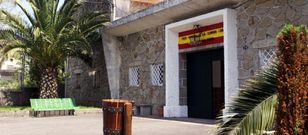 Puesto de la Guardia Civil en Cuntis en el 2001