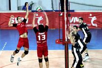 El Vigo cay� por tres sets ante el Almer�a en Coia.
