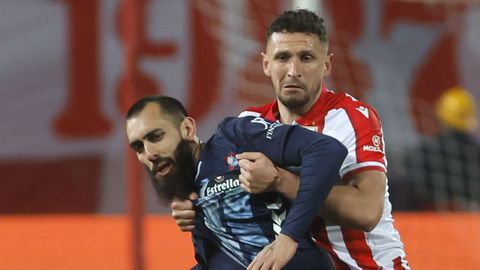 Borja Iglesias, durante el partido de este jueves entre Celta y Estrella Roja.