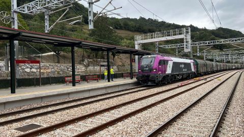 Adif inicia pruebas de fiabilidad con un tren de mercanc�as