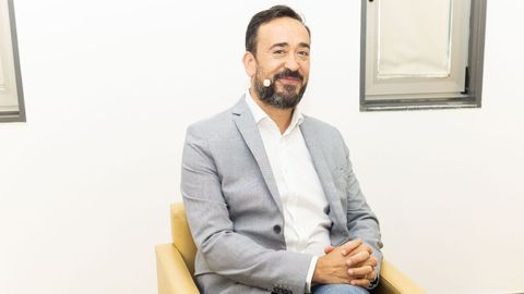 <span lang= gl >Lucas Fern�ndez celebra os vinte anos de Oe+ cun desconto do 65 % nos aud�fonos</span>