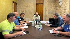 El alcalde de Rianxo se reunió con los responsables de Obras y de la Policía Local para ultimar los preparativos.
