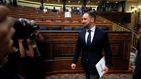 Santiago Abascal, l�der de Vox, llega al hemiciclo.