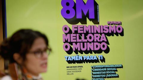 La concejala de Igualdade, Anabel Gul�as, present� la campa�a del Concello de Pontevedra para el 8M