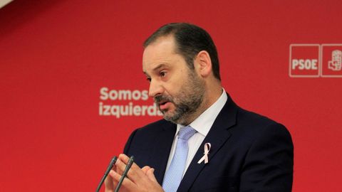 �balos (PSOE) critica la �cobard�a permanente� de Puigdemont