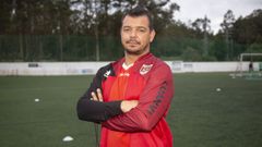 Jug� en Primera Divisi�n en Uruguay y Portugal. Pronto cumplir� 45 a�os