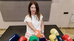 Leire Dez, posando ante los fotgrafos antes de la rueda de prensa