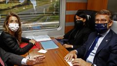La ministra Raquel S�nchez, la secretaria de Estado Isabel Pardo de Vera y el presidente Feijoo, durante el viaje preinaugural del AVE