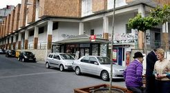 Los trabajadores cuyos despidos se declaran improcedentes atend�an el antiguo quiosco anexo a la plaza.