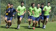 Adri�n Armental (a la derecha) fue la principal novedad en el primer entrenamiento del Racing de Ferrol