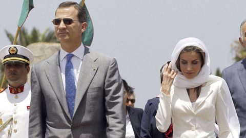 Imagen de archivo de los Reyes Felipe VI y Letizia a su llegada en el 2014 al Mausoleo de Mohamed VI