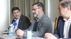 El delegado del Gobierno, Pedro Blanco, hablando ayer en la rueda de prensa que ofreci� junto a �ngel Mato y Julio Abalde.