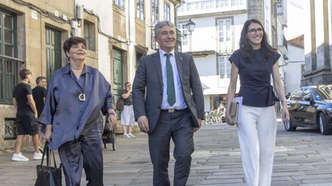 Los rectores, hace unos d�as, en Santiago; de izquierda a derecha, Carmen Garc�a Mateo (UVigo), Ricardo Cao (UDC) y Rosa Crujeiras (USC)