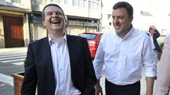 Risas en junio. Formoso y Caballero, en As Pontes ( A Coru�a), antes de entrar a un mit�n de las �ltimas generales. 