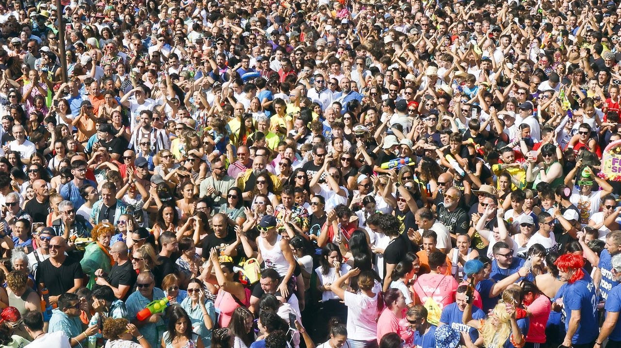 Vilagarcía triplicó su población en la jornada de la Festa da Auga