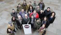 <span lang= es-es >El punto de inflexi�n</span>. Miembros de Podemos, EU y Anova posaron para esta foto como candidatos en las primarias de Ourense en Com�n. Los resultados de aquel proceso hicieron saltar por los aires el primer intento de confluencia en Ourense. Ahora podr�an intentar volver a entenderse. 