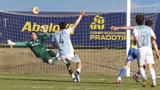 &Aacute;lex Cobo neutraliz&oacute; la mejor ocasi&oacute;n del Cambados en la primera parte