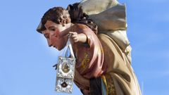 Un millar de devotos ven partir a la Virgen del Carmen en O Grove