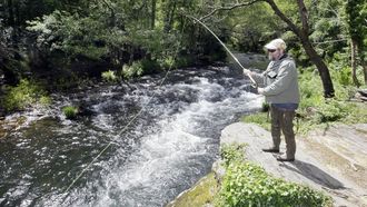 Pesca del salm�n en el r�o Eo, en Abres