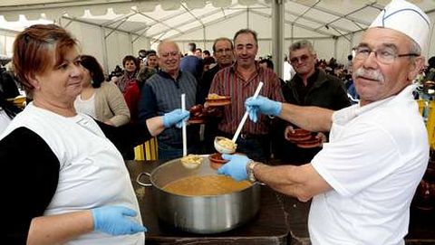 Los cocineros prepararn ms de 250 kilos de habas.