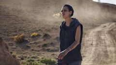 Fotograma del filme de Oliver Laxe en que aparece la actriz no profesional Jade Oukid.