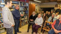 Omar Rabuñal e Xosé María Varela, presidente, onte na celebración do 17.º aniversario da Fundación Pondal, en O Couto, Ponteceso
