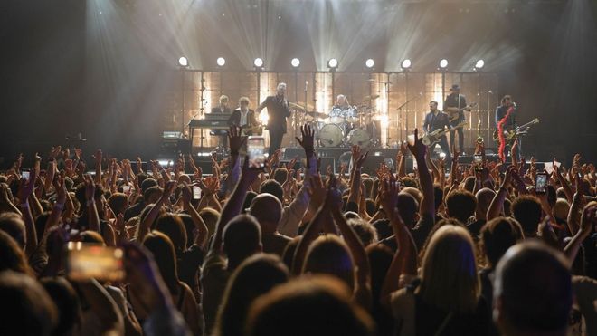 Y Ourense se rindi� al mejor rock