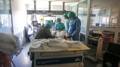Imagen de la uci del Marcide, donde hay un enfermo m�s de covid