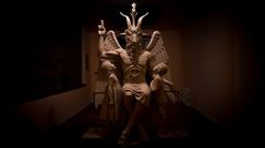 Estatua de Baphomet erigida por Templo Sat�nico en Detroit