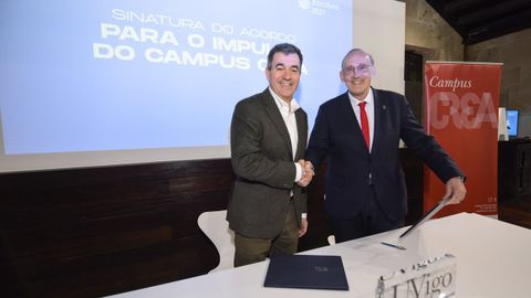 El conselleiro de Educaci�n, Rom�n Rodr�guez, y el rector de la Universidade de Vigo, Manuel Reigosa, este jueves, en la Casa das Camp�s