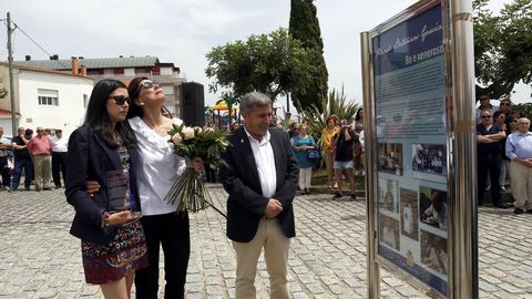 ACTO DEL HOMENAJE A PLACIDO BETANZOS EN EL QUE BAUTIZOCON SU NOMBRE EL PASEO MARITIMO DE PALMEIRA