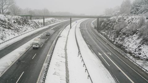 Imagen de este martes en la A-52 a la altura de A Mezquita.