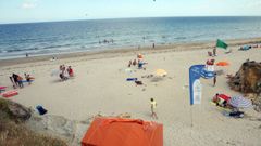 Imagen de archivo de la playa de Acantilado (Barreiros), donde este domingo fueron rescatados dos ba�istas