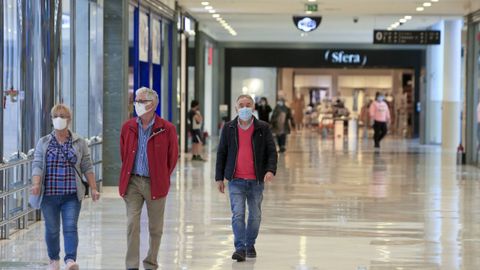 Interior del Centro Comercial As Termas