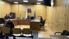 Uno de los acusados estuvo en la sala de vistas, mientras que el otro compareci� desde la c�rcel