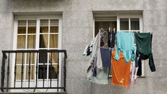 Imagen de archivo de un tendal con ropa.