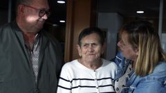 Rosa Garc�a, enferma de alzh�imer, en el centro de d�a de Ribeira