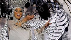 La candidata Soraya Rodr�guez, con la fantas�a �Volare�, tras proclamarse Reina del Carnaval de Tenerife 2013
