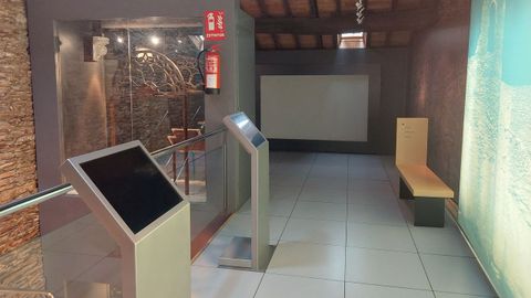Centro de Interpretación da Muralla, con paneles que no funcionan