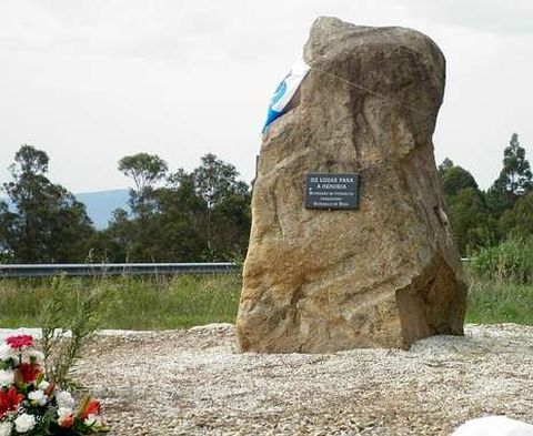 La roca est� en el lugar donde asesinaron a Lu�s Barrena.