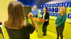Gul�as, en el Concello, con los representanets de Xoga Rafael Barroso y Mar�a Jes�s Monterde
