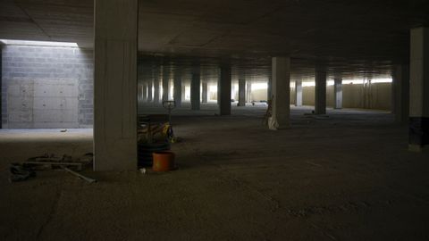 Interior del prking de la Intermodal de Lugo