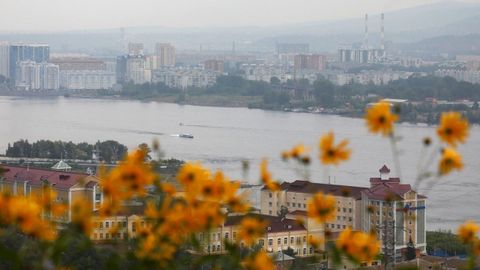 Vista del río Yeniséi a su paso por la ciudad de Krasnoyarsk, cercana a Kansk, donde tuvo lugar el crimen.