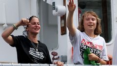 La activista Greta Thunberg en el momento de la salida del barco este domingo