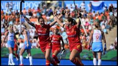 Las RedSticks, seleccin femenina de hockey hierba, celebra un gol ante Pases Bajos en semifinales de Eurohockey.